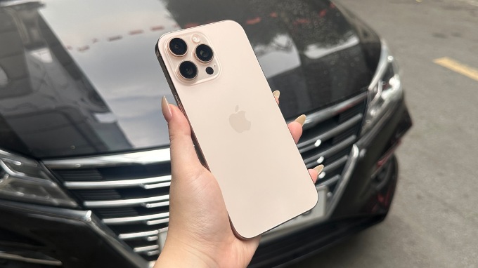 iPhone 16 Pro Max