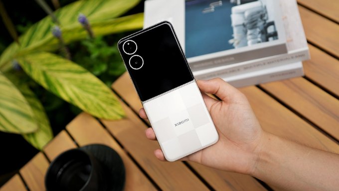 Thiết kế Xiaomi Mix Flip 2