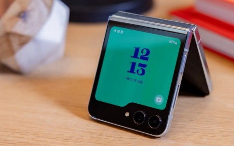 Galaxy Z Flip 5: Có còn đáng mua ở thời điểm hiện tại?