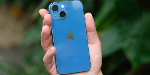 Pin iPhone 13 Mini và iPhone SE 2022: Thời lượng pin nào dài hơn