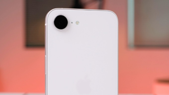 Trong khi đó, iPhone 17e chỉ có duy nhất một camera chính 48MP