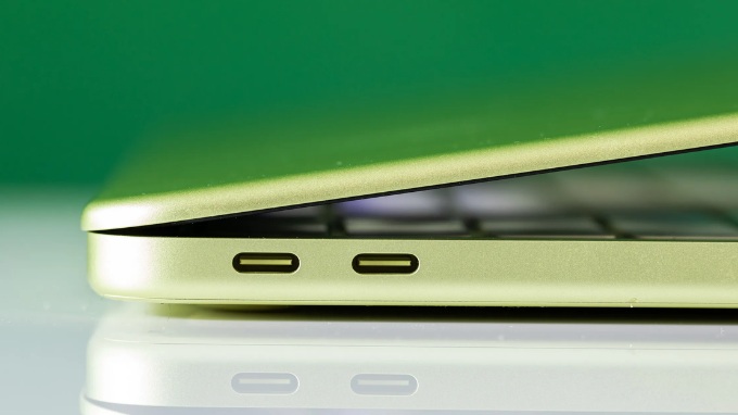 MacBook Neo được trang bị hai cổng USB-C, hỗ trợ cả sạc và truyền dữ liệu