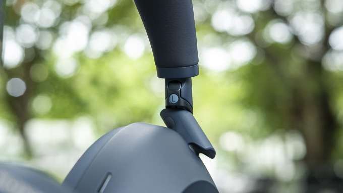 Thay đổi lớn nhất nằm ở cơ chế bản lề