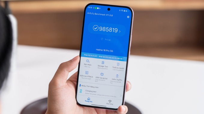 Realme 16 Pro lại ghi điểm bởi khả năng tối ưu hóa điện năng tiêu thụ