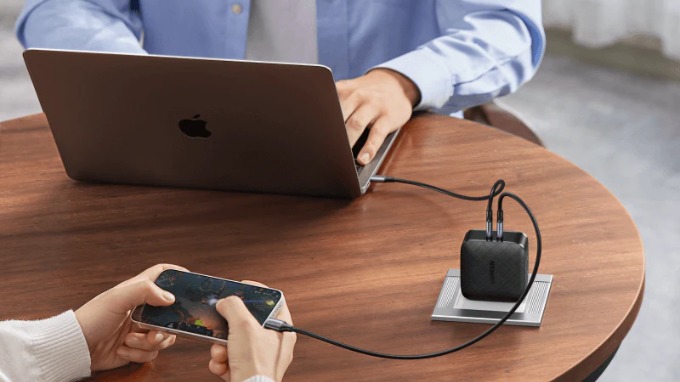 Lưu ý khi dùng sạc laptop để sạc điện thoại