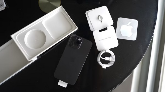 iPhone 14 đi kèm sạc Lightning