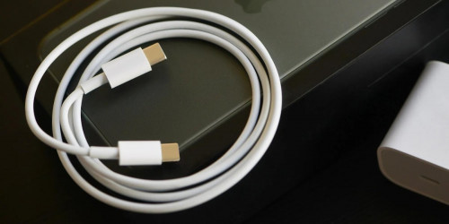 iPhone 14 Pro Max dùng sạc gì? Sạc nhanh có an toàn không?