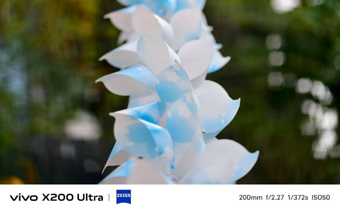 Ảnh chụp từ camera tele với tiêu cự 200mm