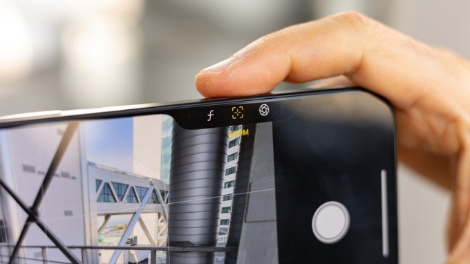 Sử dụng nút Camera Control