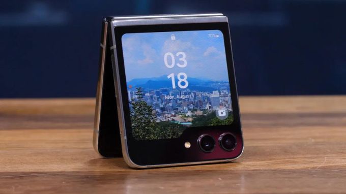 Dung lượng pin khủng kèm sạc nhanh tốc độ cao