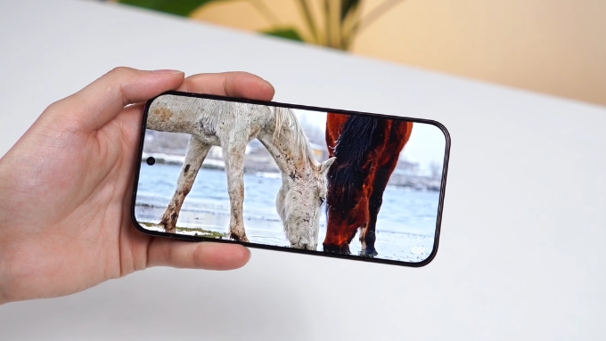 So sánh OnePlus 15T vs OPPO Find X9 về màn hình