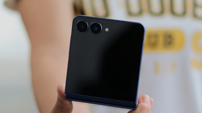 Galaxy Z Flip 8 được trang bị camera chính 50MP với cảm biến lớn hơn