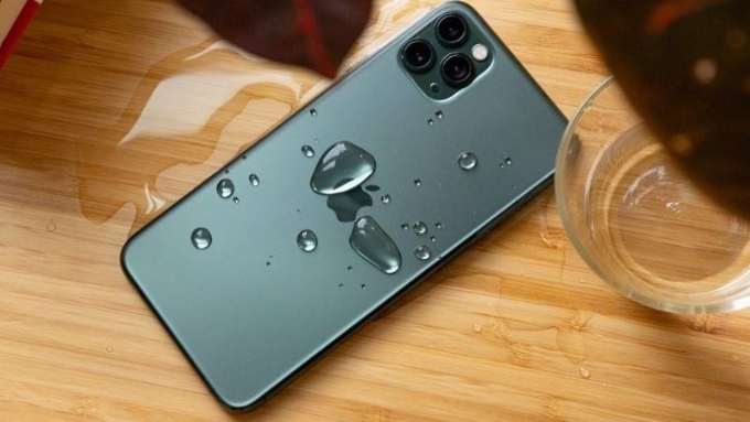 Ngăn bụi, chất lỏng tiếp xúc với màn hình