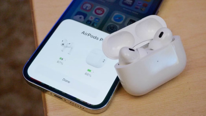 Đặt AirPods gần iPhone, iPad