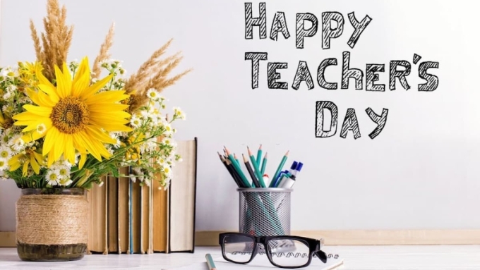 Phụ huynh thường gửi lời tri ân tới thầy cô - những người đã dạy dỗ và định hướng con em trên con đường học tập