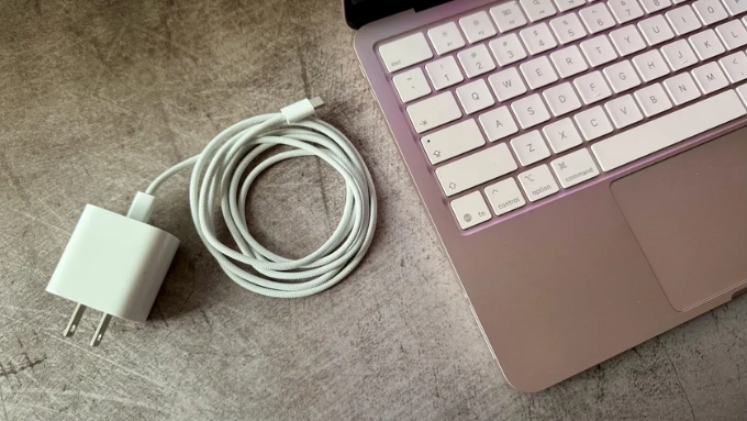 Thời lượng pin dài, lên đến 16 giờ