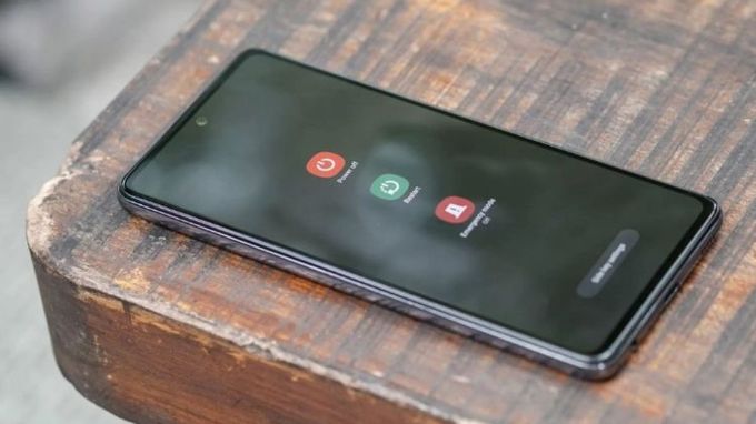 Tắt máy và khởi động lại điện thoại