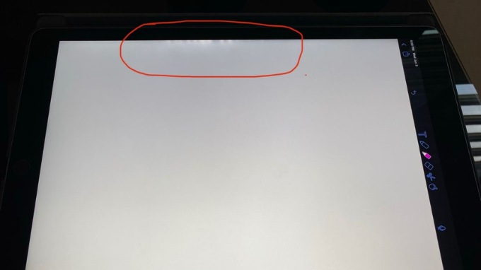 Dấu hiệu nhận biết màn hình iPad bị hở sáng