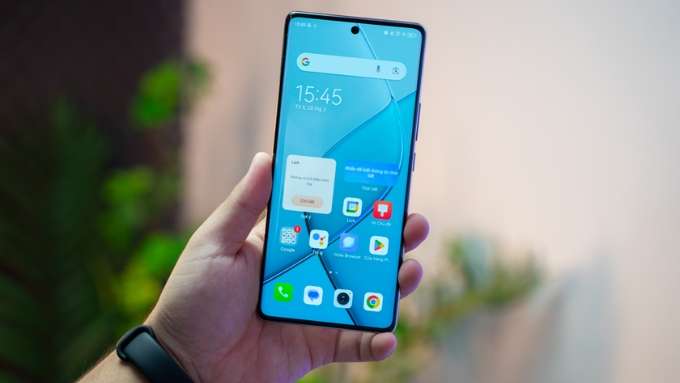 Nên mua điện thoại màn hình cong hay phẳng