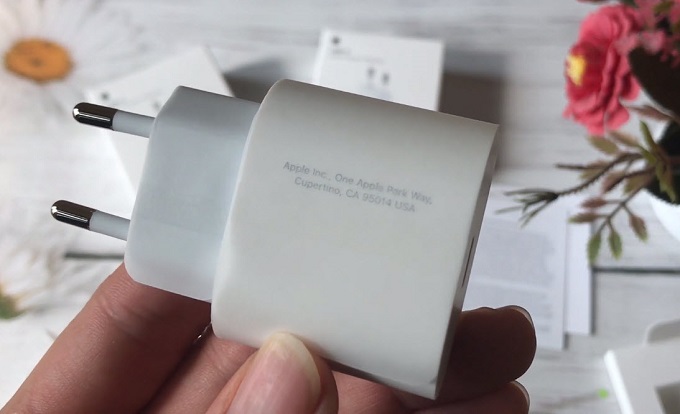 Củ sạc chính hãng Apple đạt các chứng nhận về chất lượng và độ an toàn trước khi ra thị trường