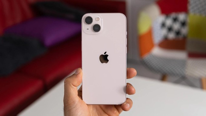 iPhone 13 sở hữu thiết kế nhỏ gọn